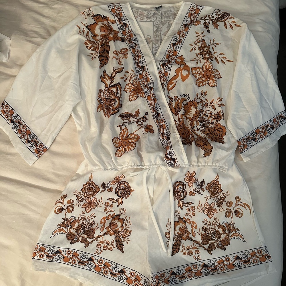 White and Brown Floral Set! Top & Shorts